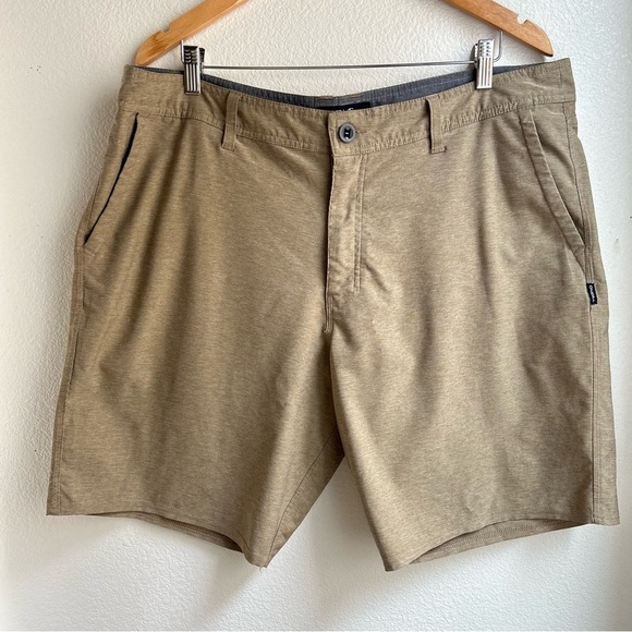 O’Neill | Men's Tan Hybrid Shorts - Picture 3 of 11